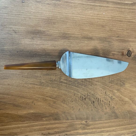 Vintage Cake Pie Knife Server Butterscotch Bakelite Handle - Picture 2 of 12